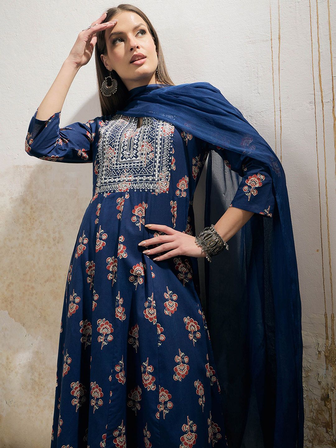 Floral Printed Notch Neck Pure Cotton Kurta With Trousers & Dupatta