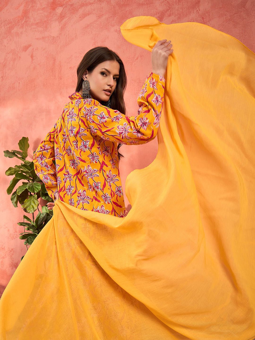 Floral Printed Pleated V-Neck Pure Cotton Kurta With Trousers & Dupatta