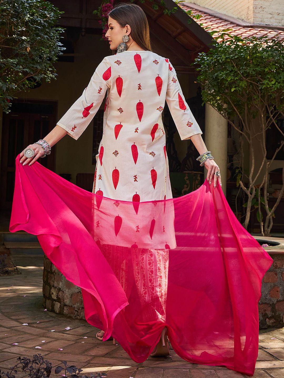 Floral Printed Round Neck Pure Cotton Kurta With Palazzos & Dupatta