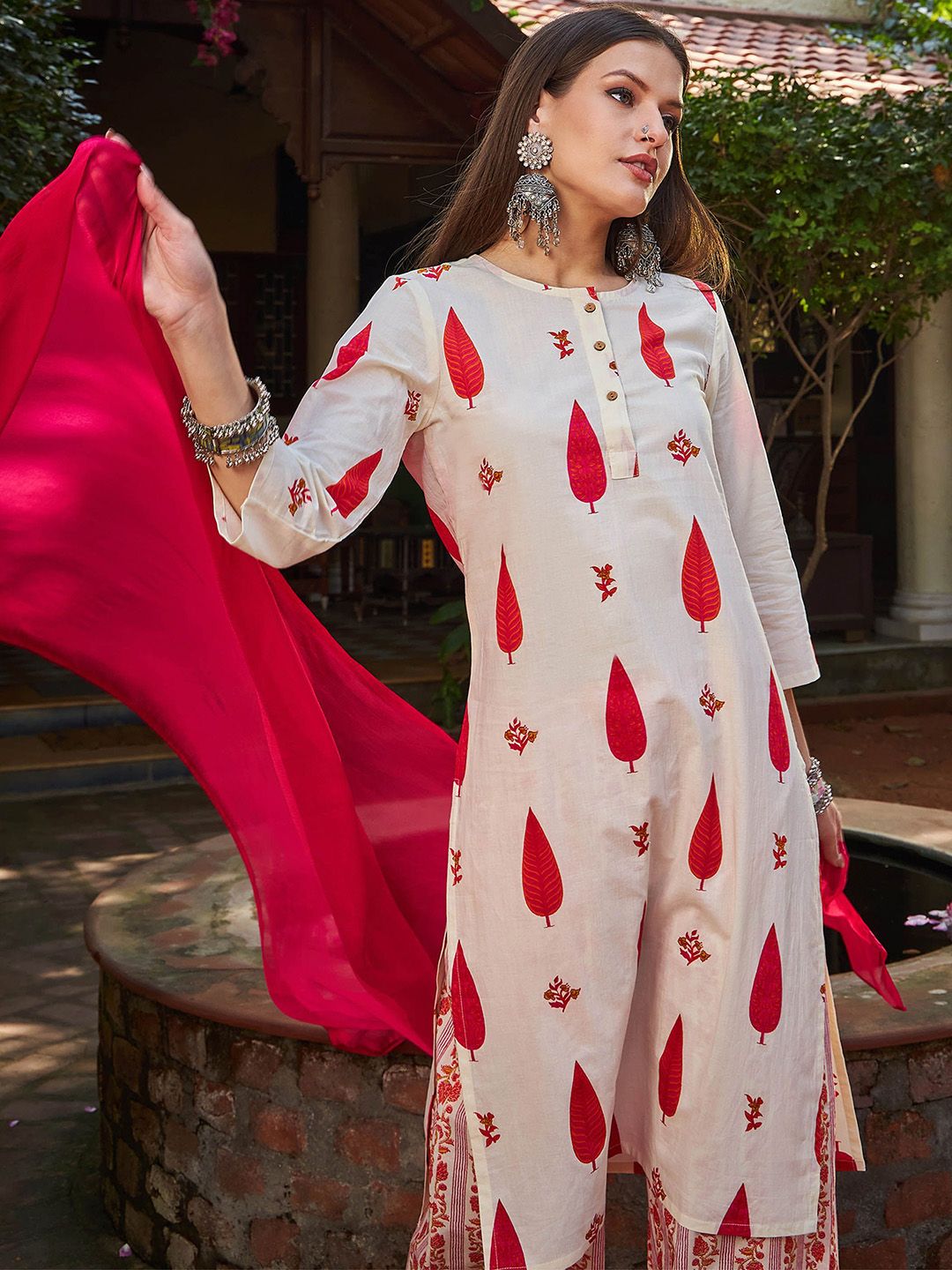 Floral Printed Round Neck Pure Cotton Kurta With Palazzos & Dupatta
