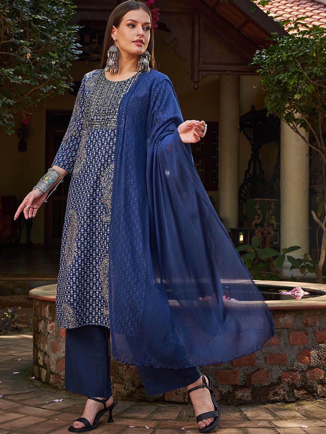Floral Printed Round Neck Pure Cotton Kurta With Trousers & Dupatta