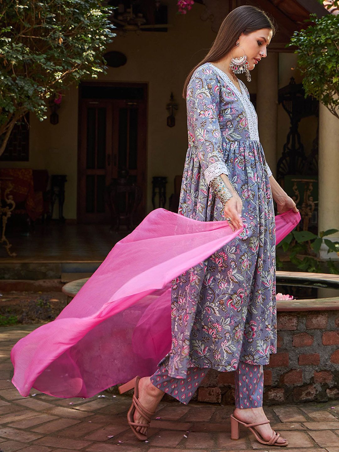 Floral Printed Thread Work Pure Cotton Kurta With Trousers & Dupatta