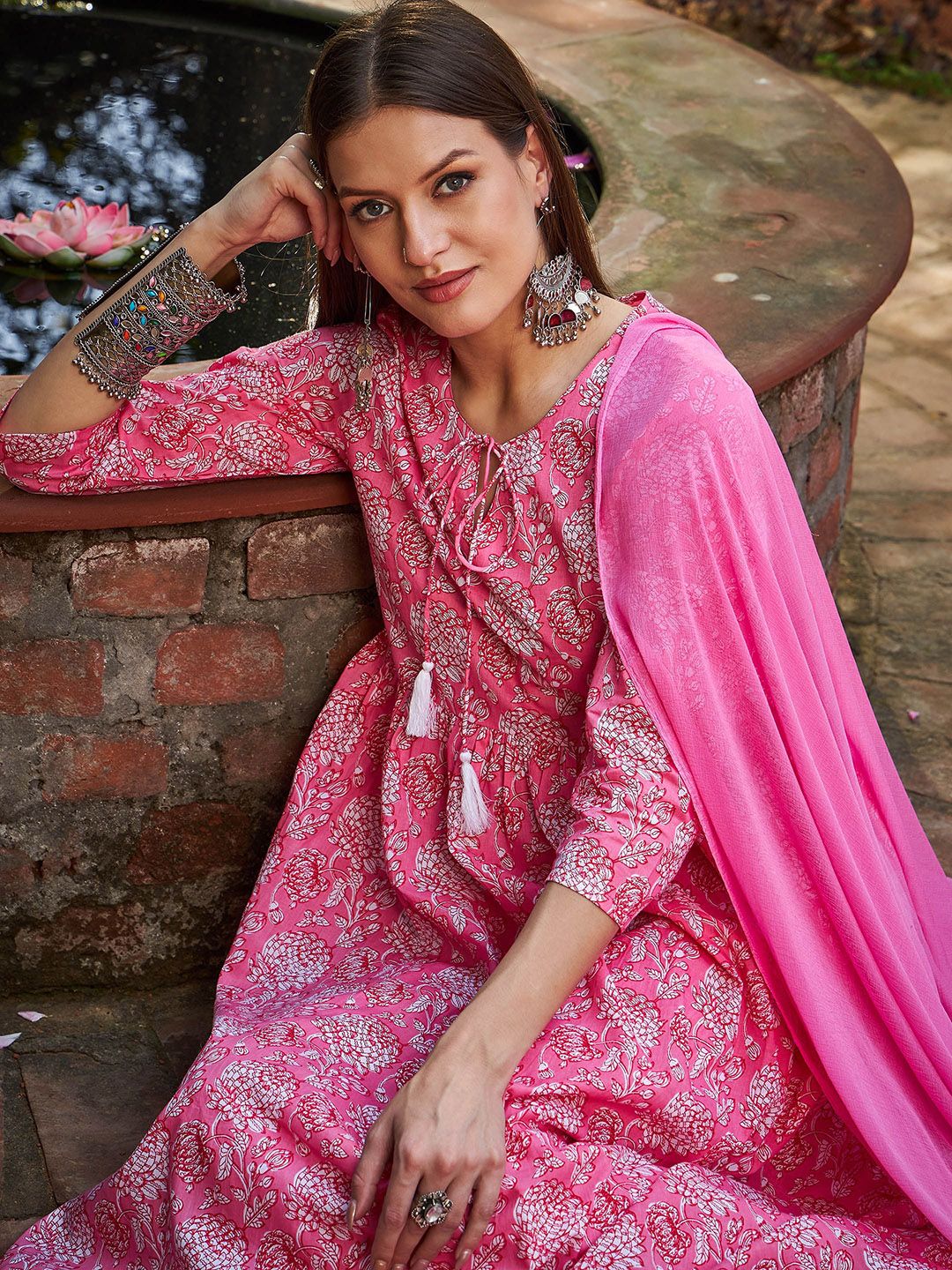 Floral Printed Tie-Up Neck Pure Cotton Kurta With Trousers & Dupatta