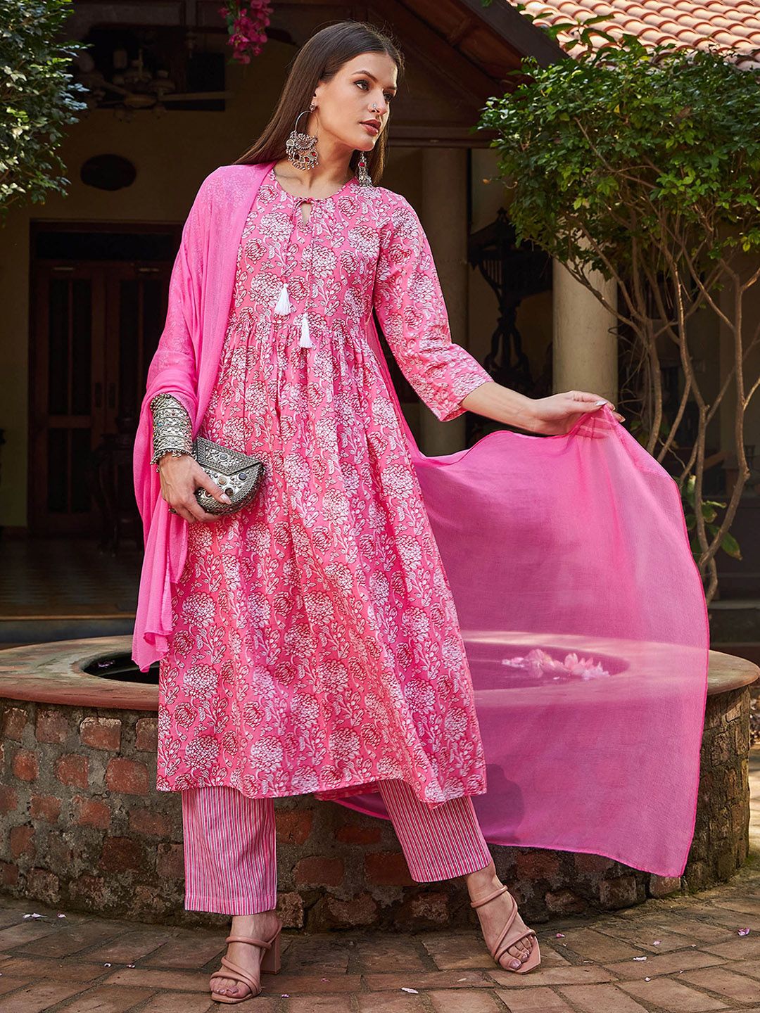 Floral Printed Tie-Up Neck Pure Cotton Kurta With Trousers & Dupatta