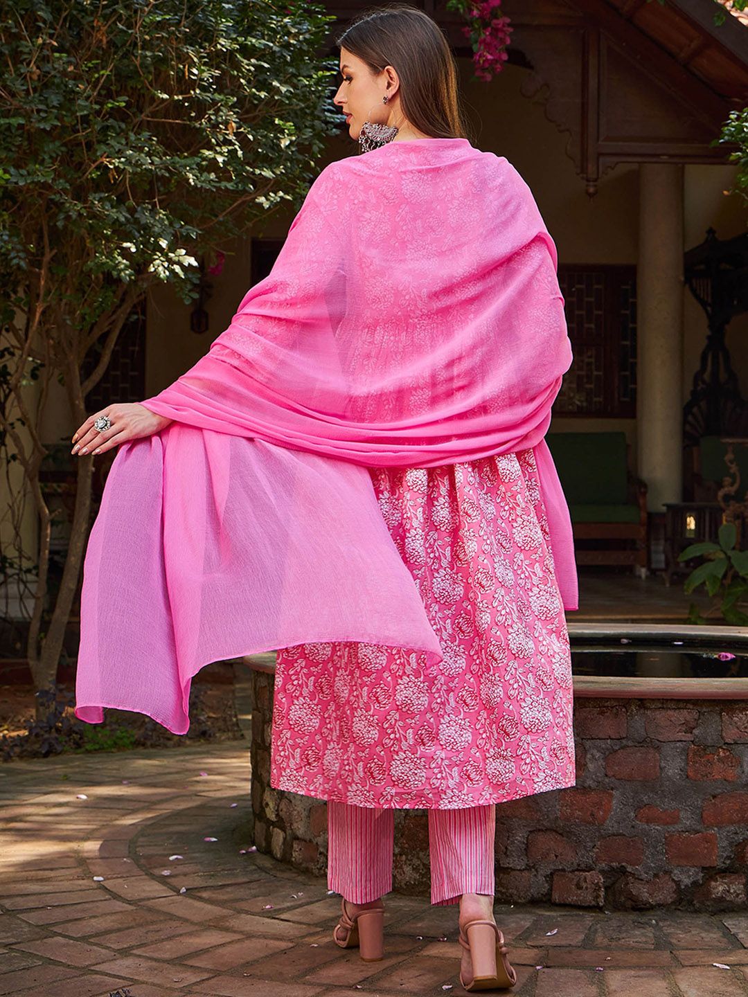Floral Printed Tie-Up Neck Pure Cotton Kurta With Trousers & Dupatta