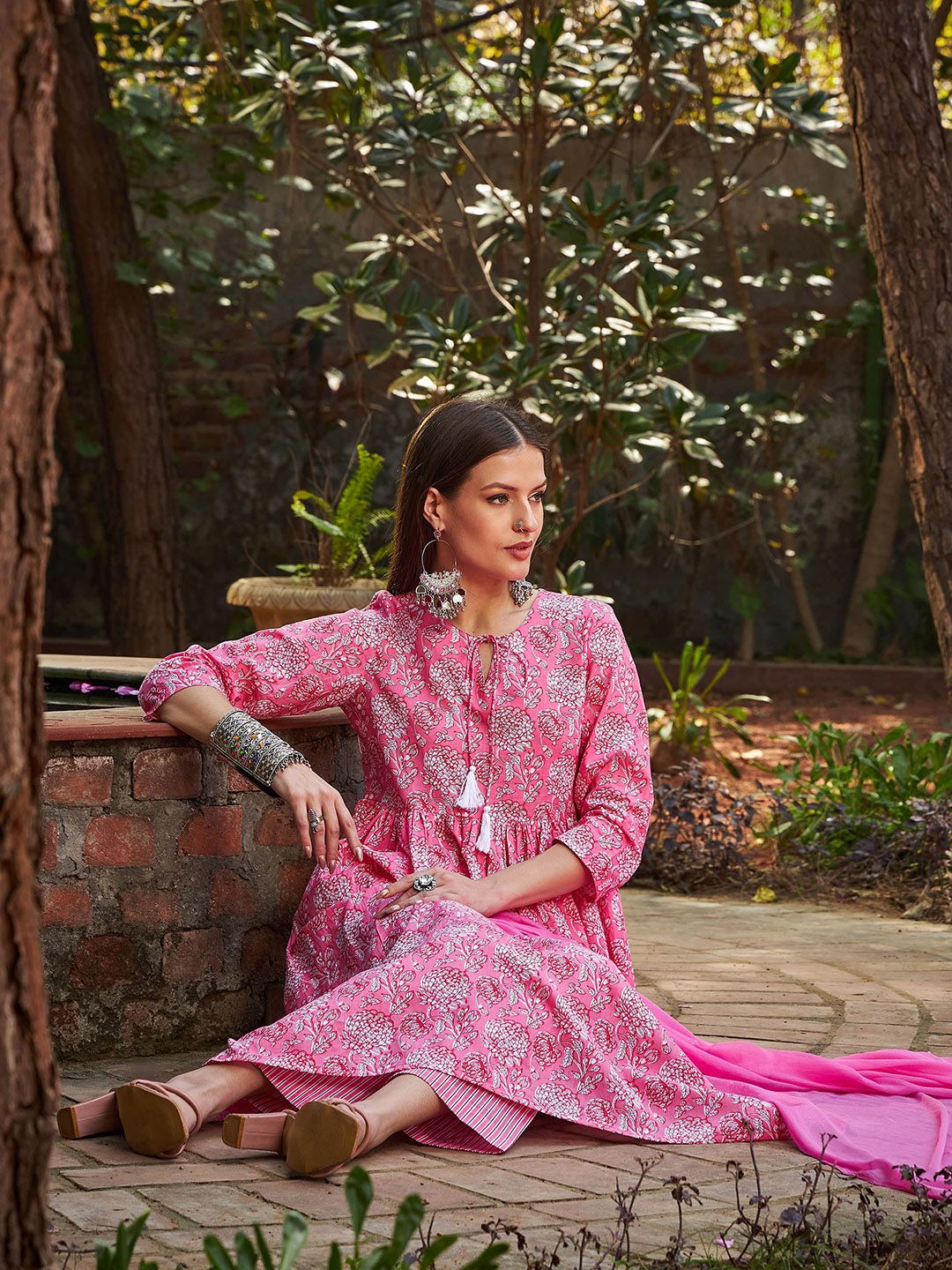 Floral Printed Tie-Up Neck Pure Cotton Kurta With Trousers & Dupatta