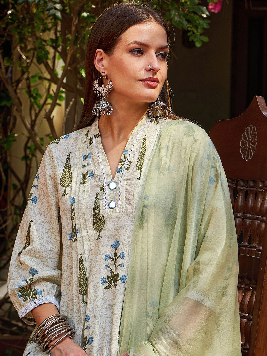 Floral Printed V-Neck Empire Pure Cotton Kurta With Trousers & Dupatta