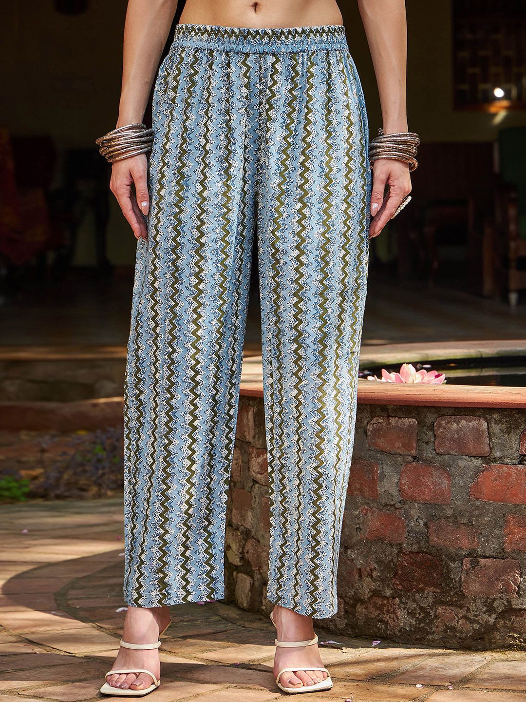 Floral Printed V-Neck Empire Pure Cotton Kurta With Trousers & Dupatta