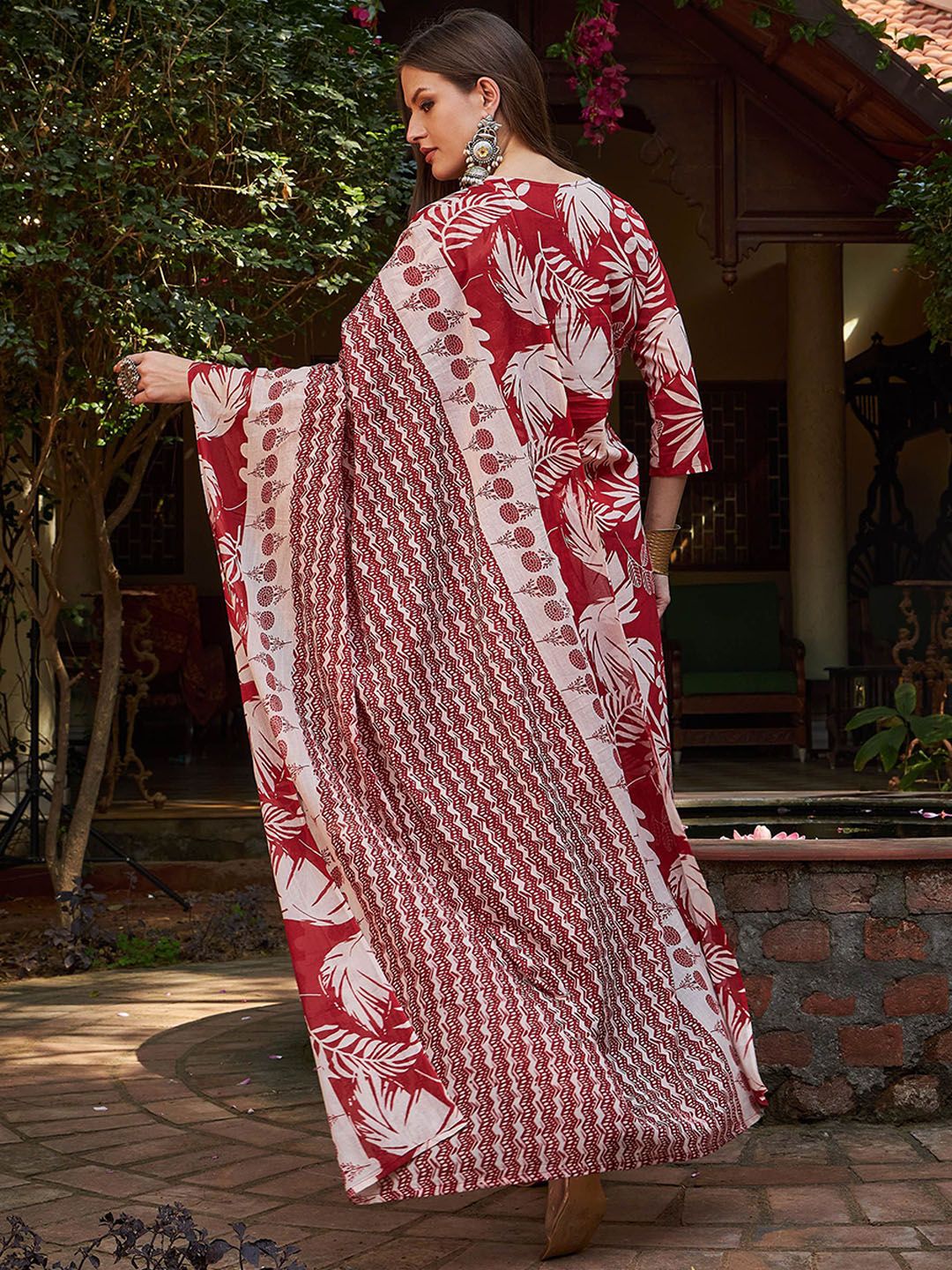 Floral Printed V-Neck Pure Cotton Straight Kurta With Trousers & Dupatta