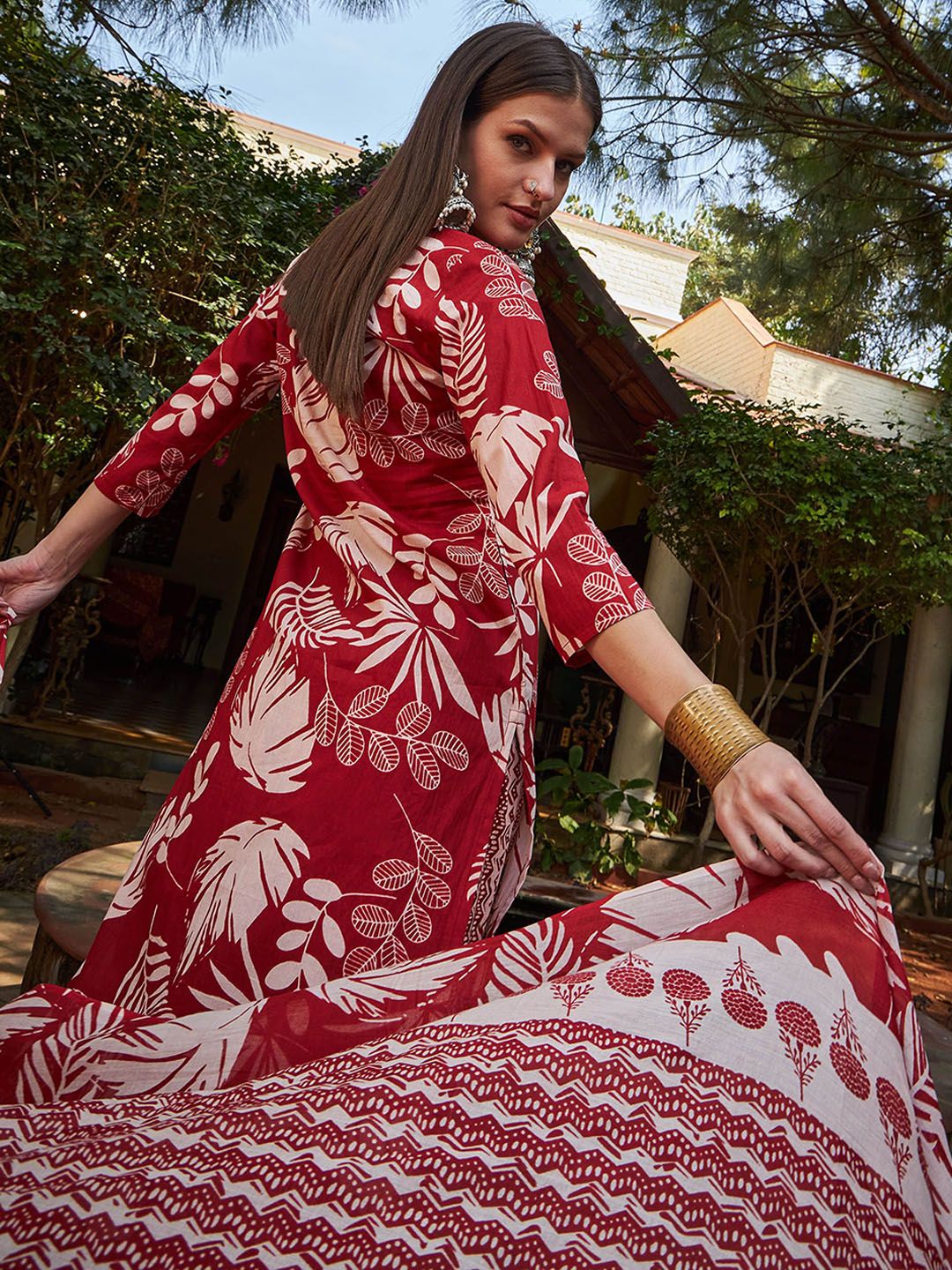Floral Printed V-Neck Pure Cotton Straight Kurta With Trousers & Dupatta