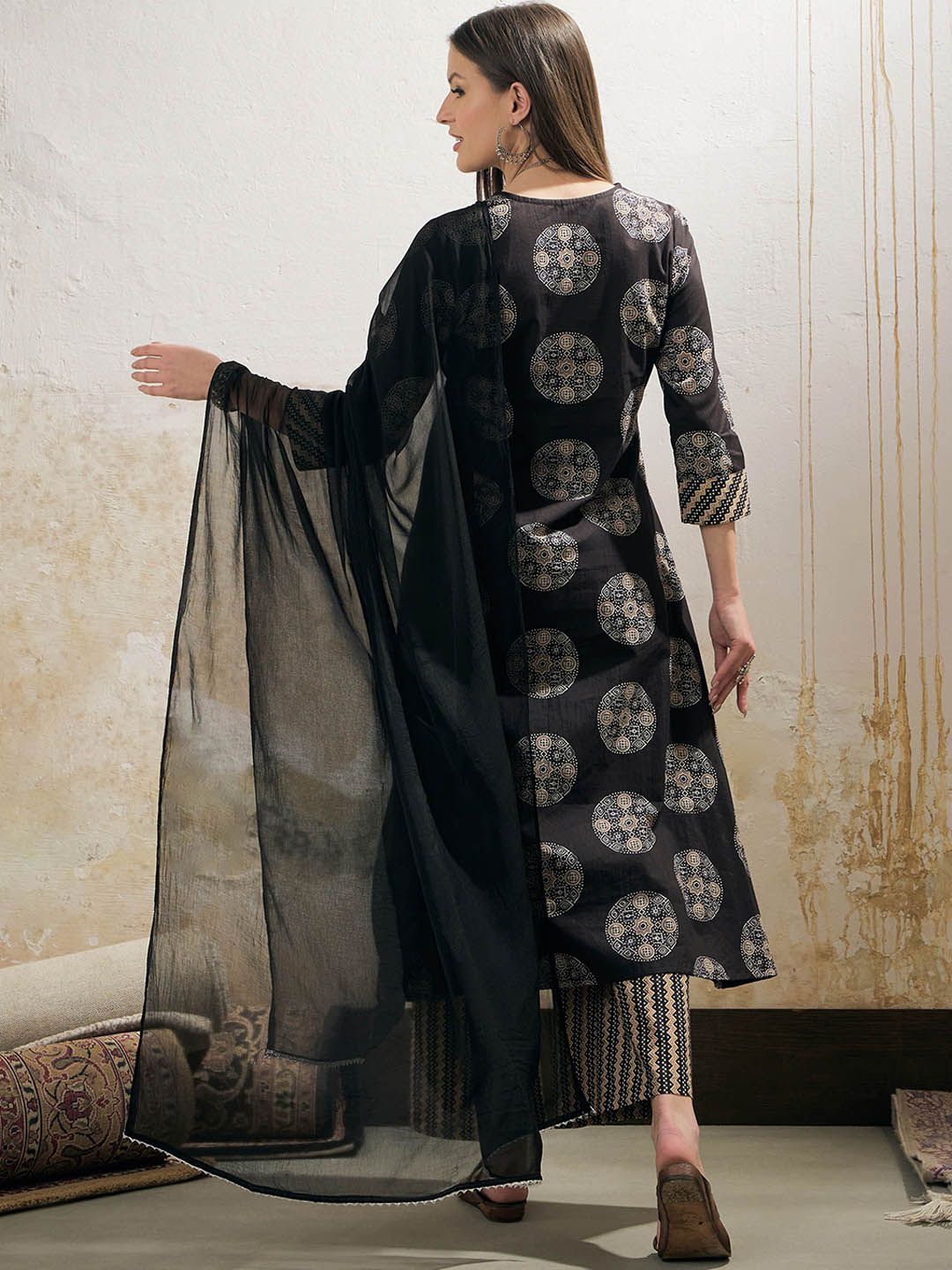 Geometric Printed V-Neck A-Line Pure Cotton Kurta With Palazzo & Dupatta