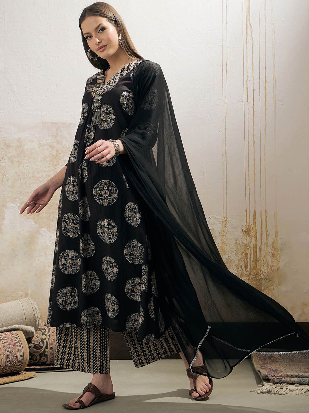 Geometric Printed V-Neck A-Line Pure Cotton Kurta With Palazzo & Dupatta