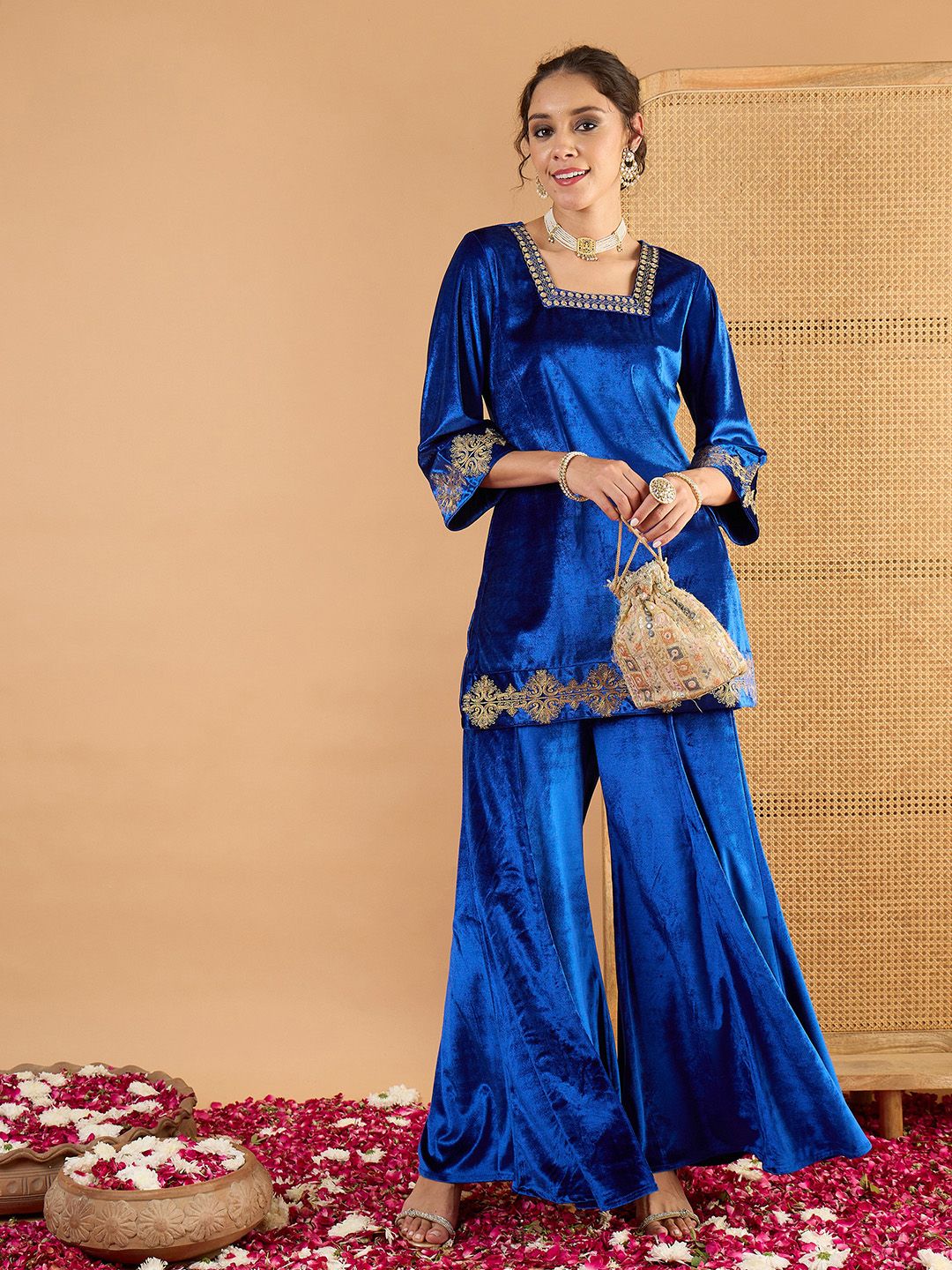 Women Ethnic Motifs Embroidered Kurta with Palazzo