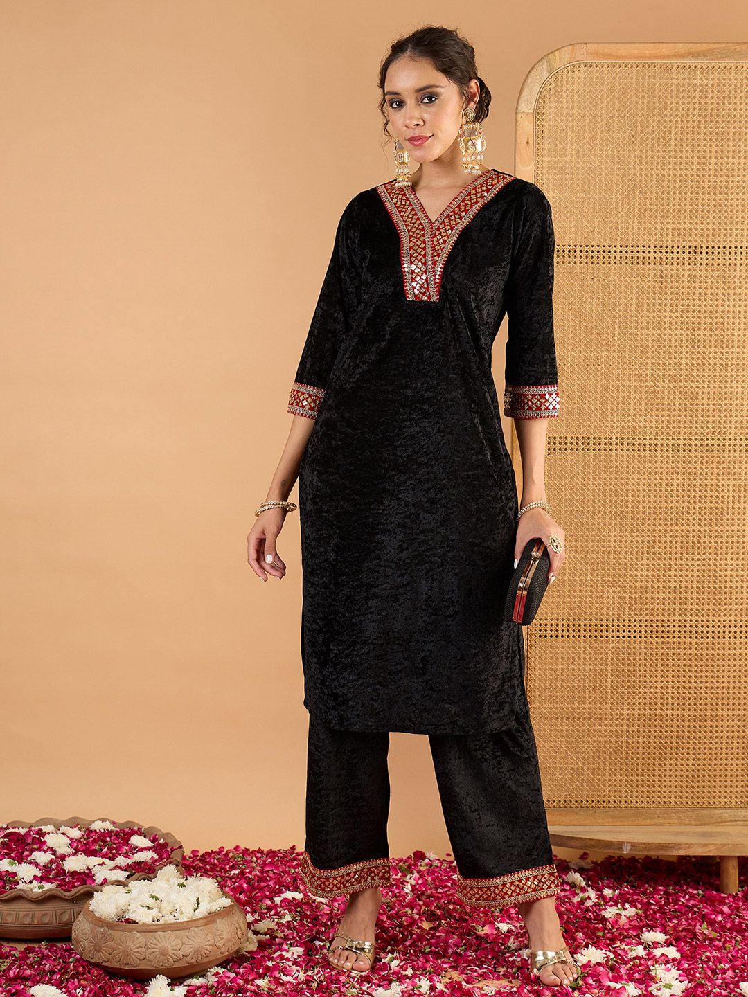 Women Ethnic Motifs Embroidered Kurta with Palazzo
