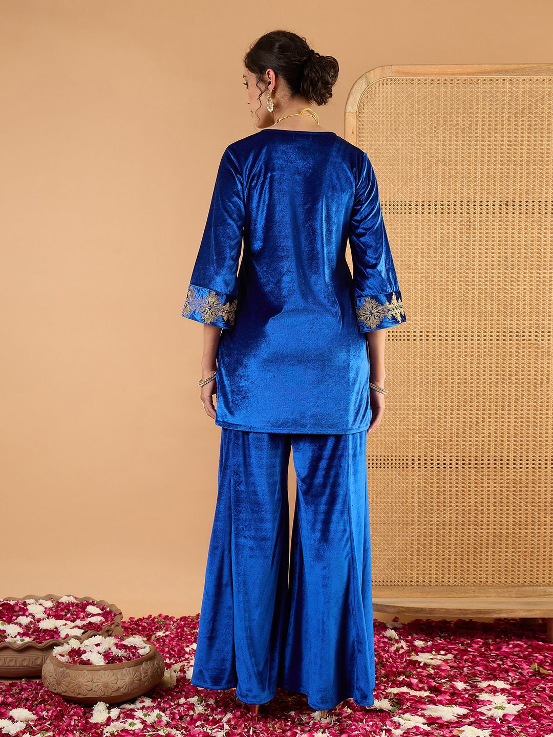 Women Ethnic Motifs Embroidered Kurta with Palazzo