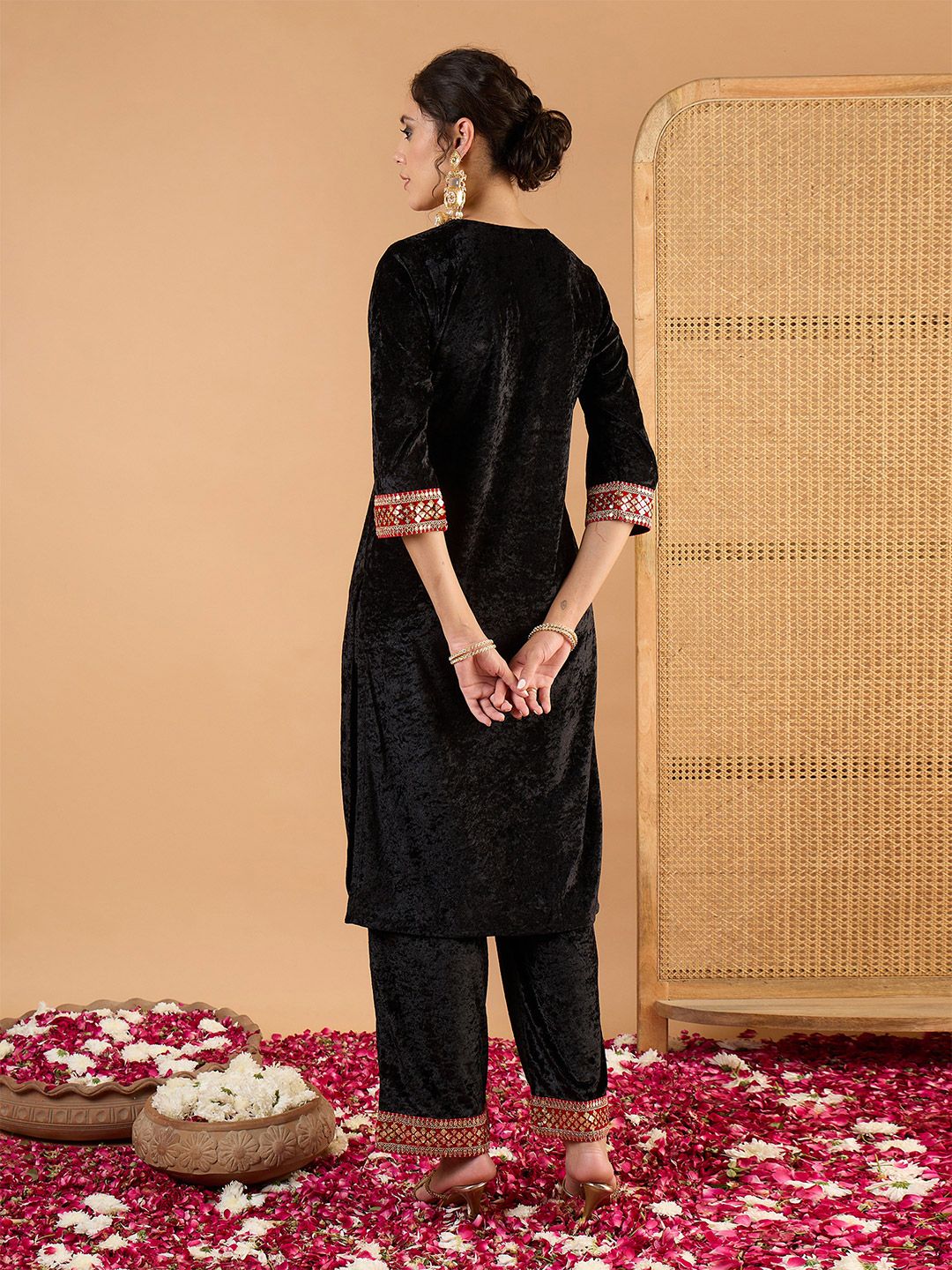Women Ethnic Motifs Embroidered Kurta with Palazzo