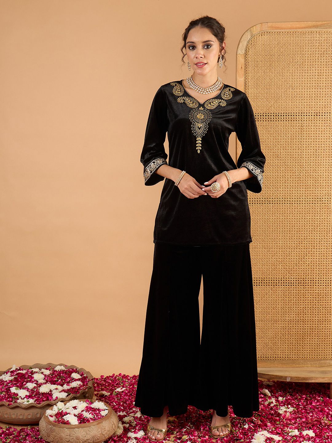 Women Ethnic Motifs Embroidered Kurta with Palazzo