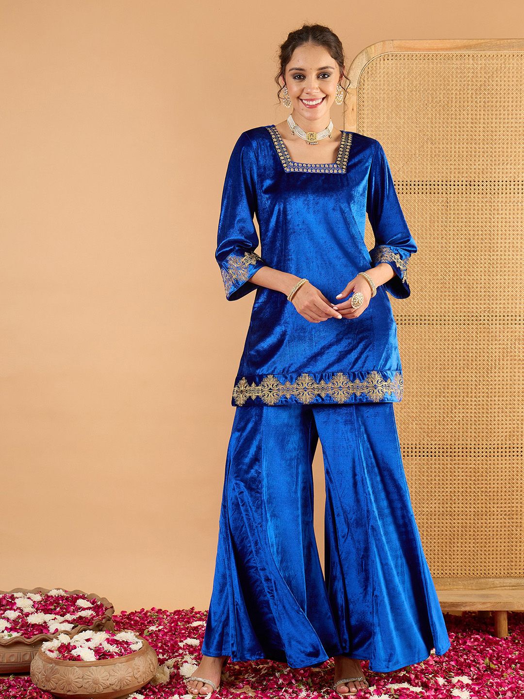 Women Ethnic Motifs Embroidered Kurta with Palazzo
