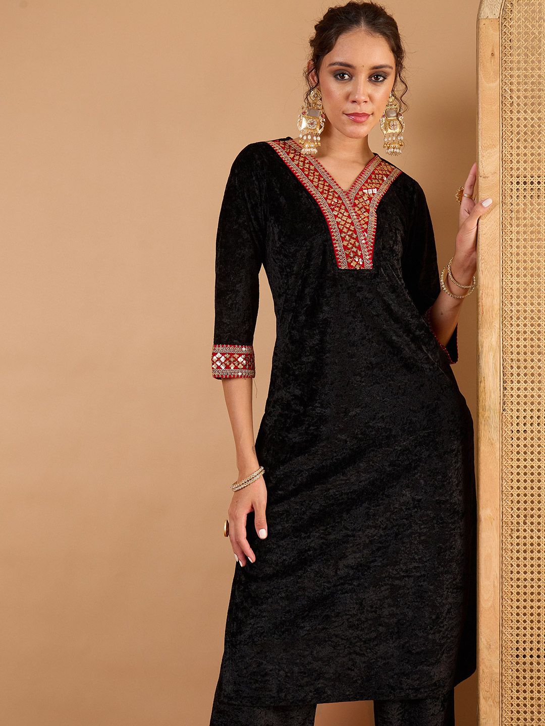 Women Ethnic Motifs Embroidered Kurta with Palazzo