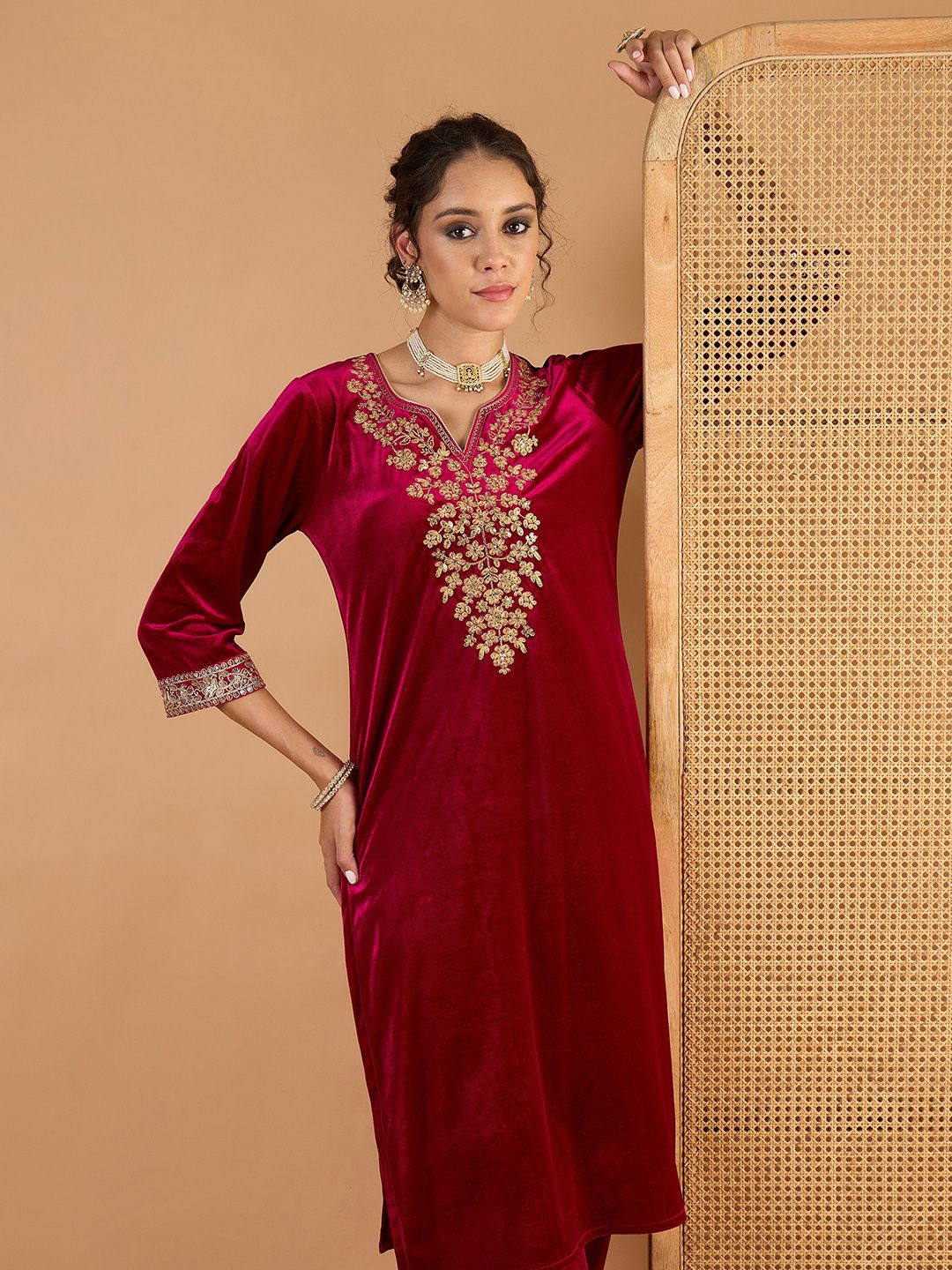 Women Ethnic Motifs Embroidered Kurta with Trousers