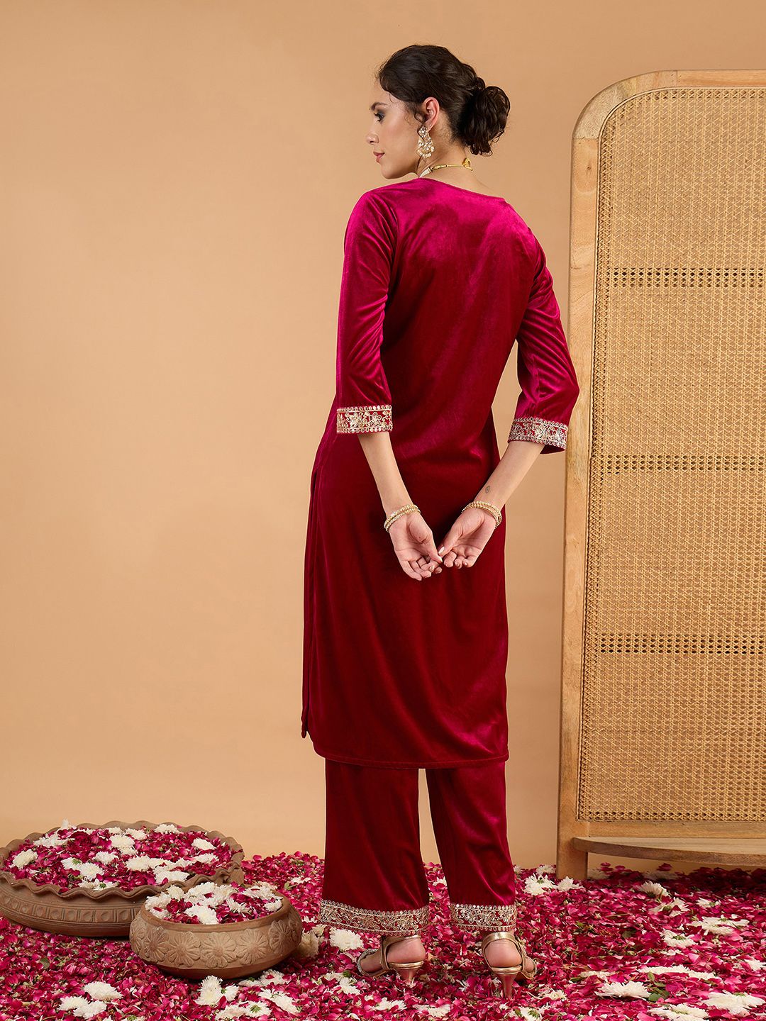 Women Ethnic Motifs Embroidered Kurta with Trousers