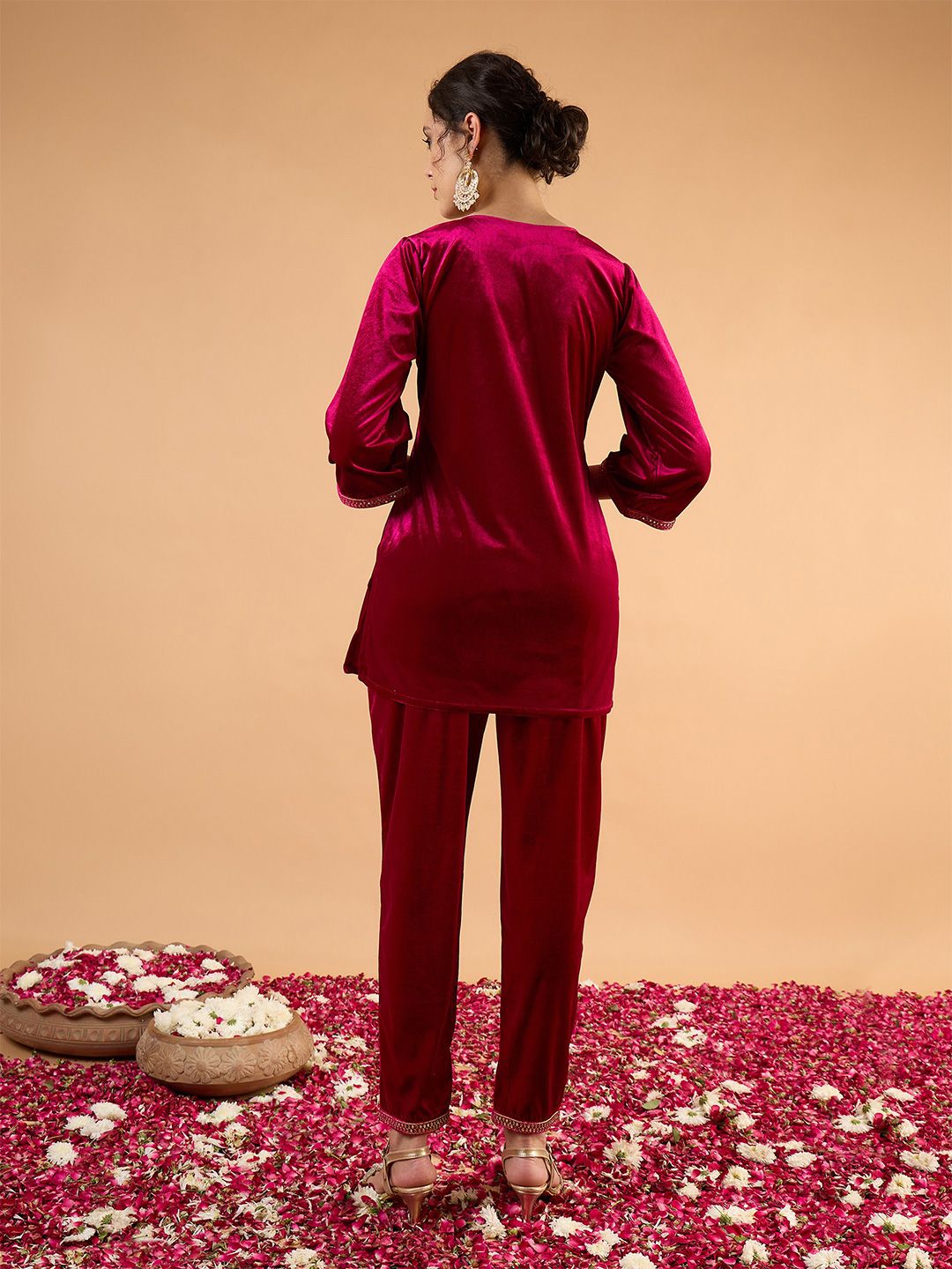 Women Ethnic Motifs Embroidered Kurti with Trousers