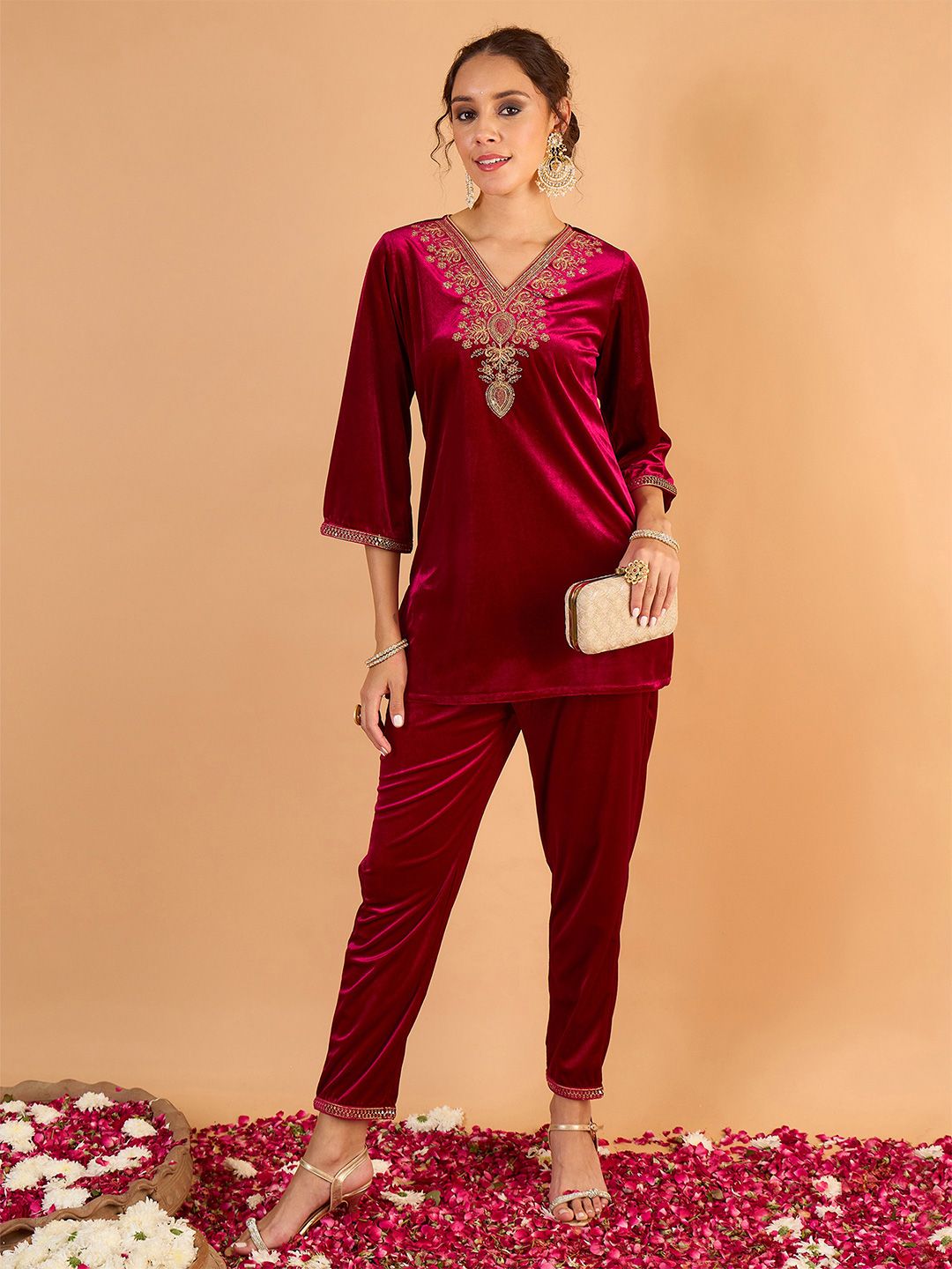 Women Ethnic Motifs Embroidered Kurti with Trousers