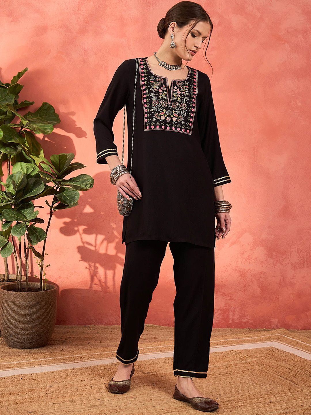 Women Floral Embroidered V-Neck Kurta with Salwar