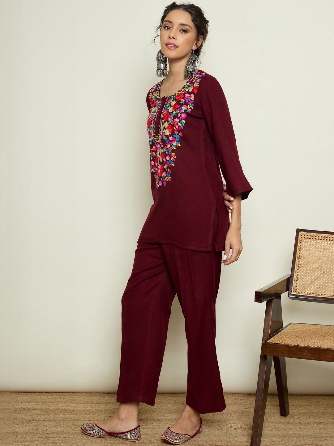 Women Floral Embroidered Woollen Kurta with Trousers
