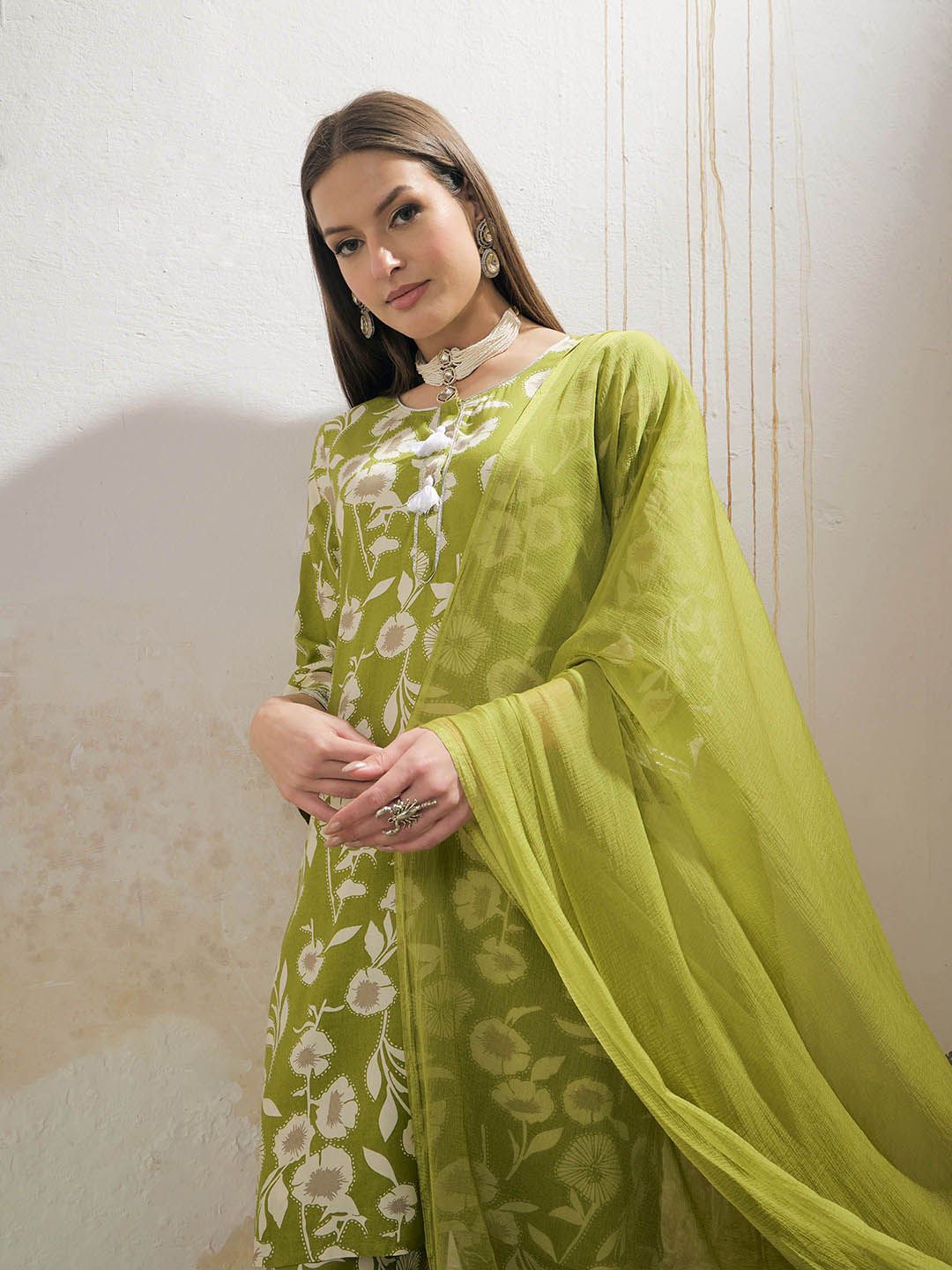 Women Floral Printed Kurta with Trouser & Dupatta