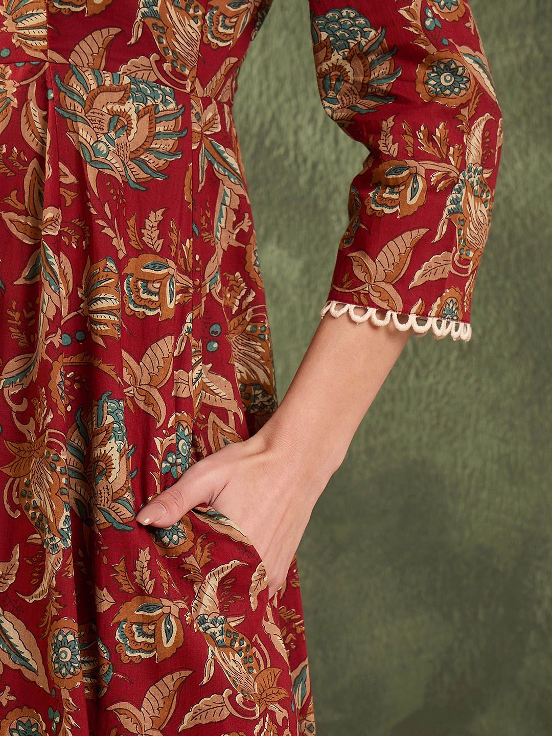 Women Floral Printed Regular Pure Cotton Kurta with Trousers