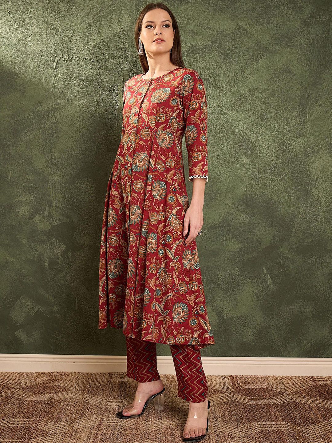 Women Floral Printed Regular Pure Cotton Kurta with Trousers