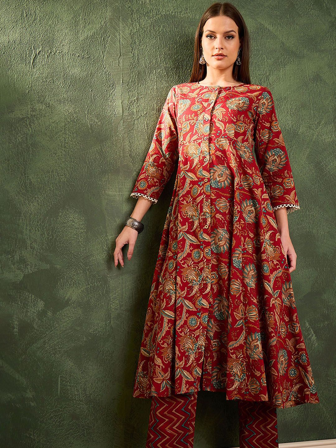 Women Floral Printed Regular Pure Cotton Kurta with Trousers