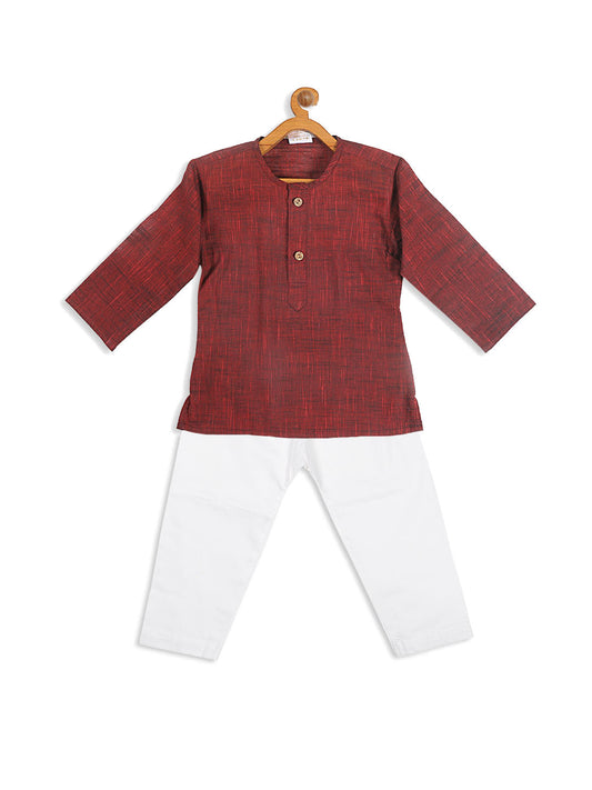 Boys' maroon cotton kurta and white pyjama set, view 3