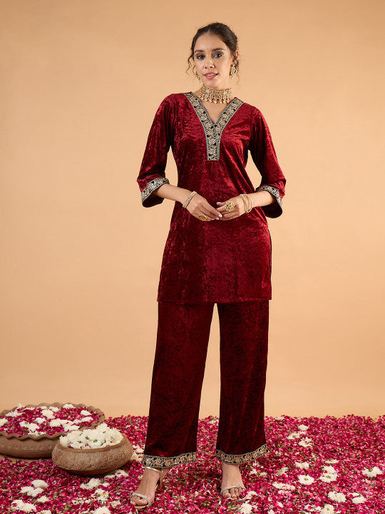 Women Ethnic Motifs Embroidered Kurta with Trousers