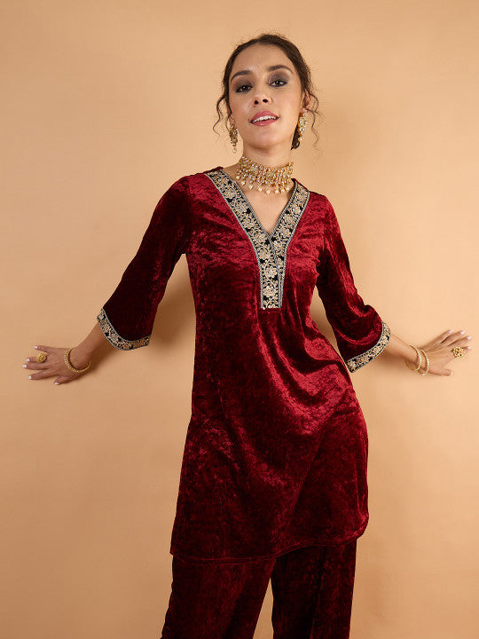 Women Ethnic Motifs Embroidered Kurta with Trousers
