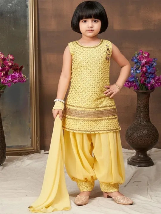 Girls Ethnic Motifs Embroidered Regular Sequinned Kurta with Patiala & With Dupatta