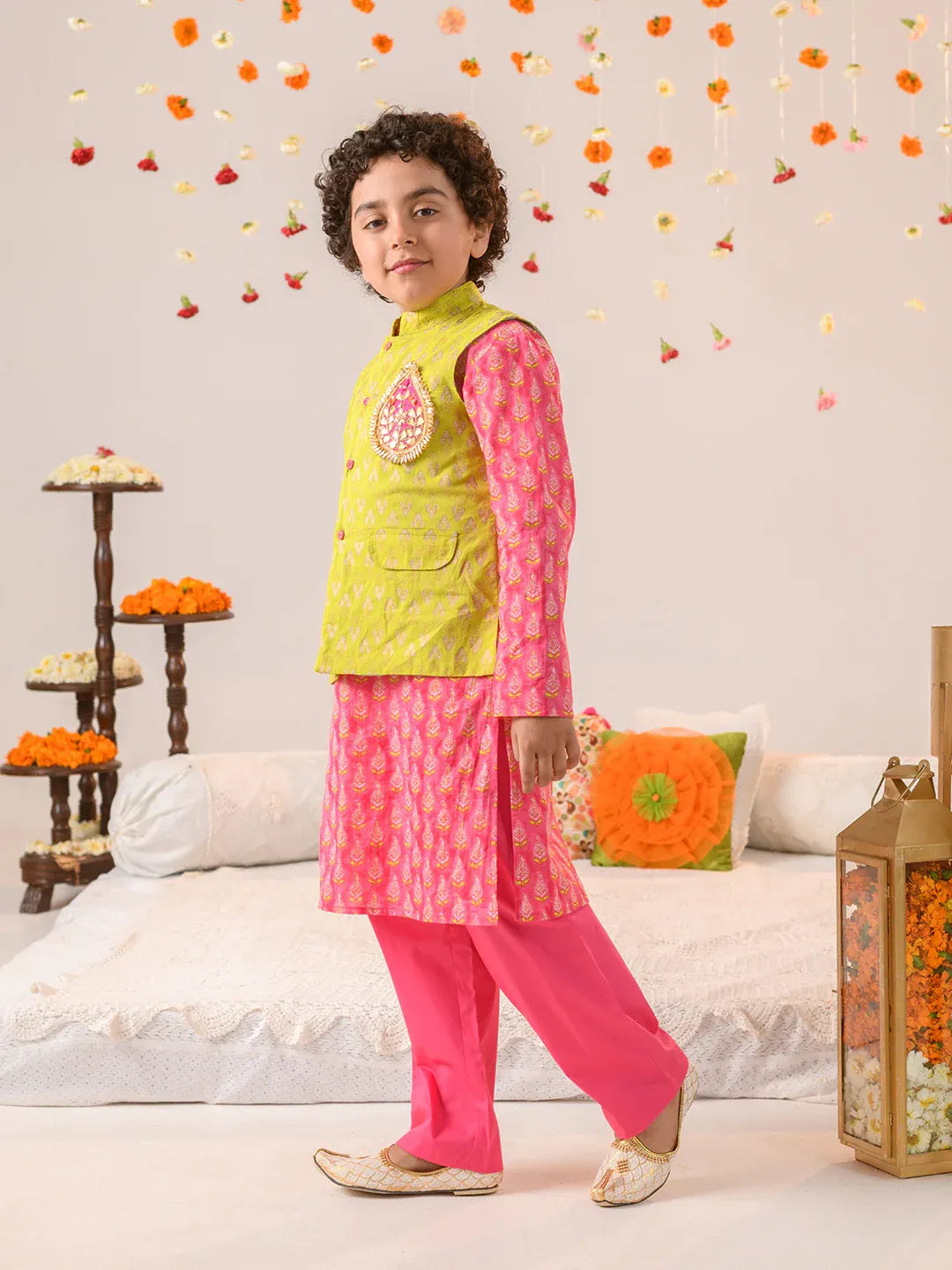 Boys Green & Mageta Ethnic Booti Print Cotton Straight Fit Kurta & Pyjama With Jacket