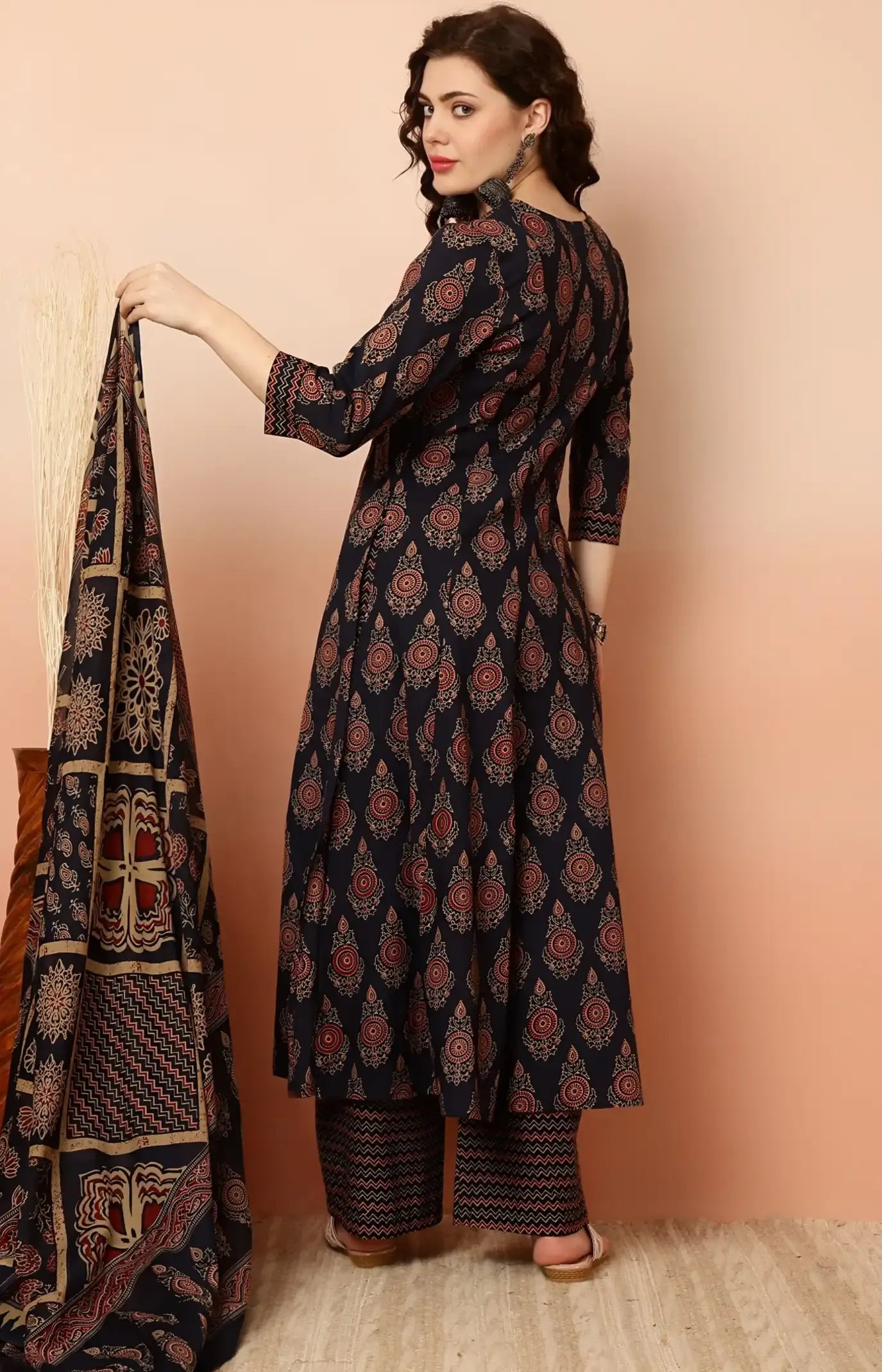 Oumad Floral Print Kurta, Palazzo & Dupatta Set