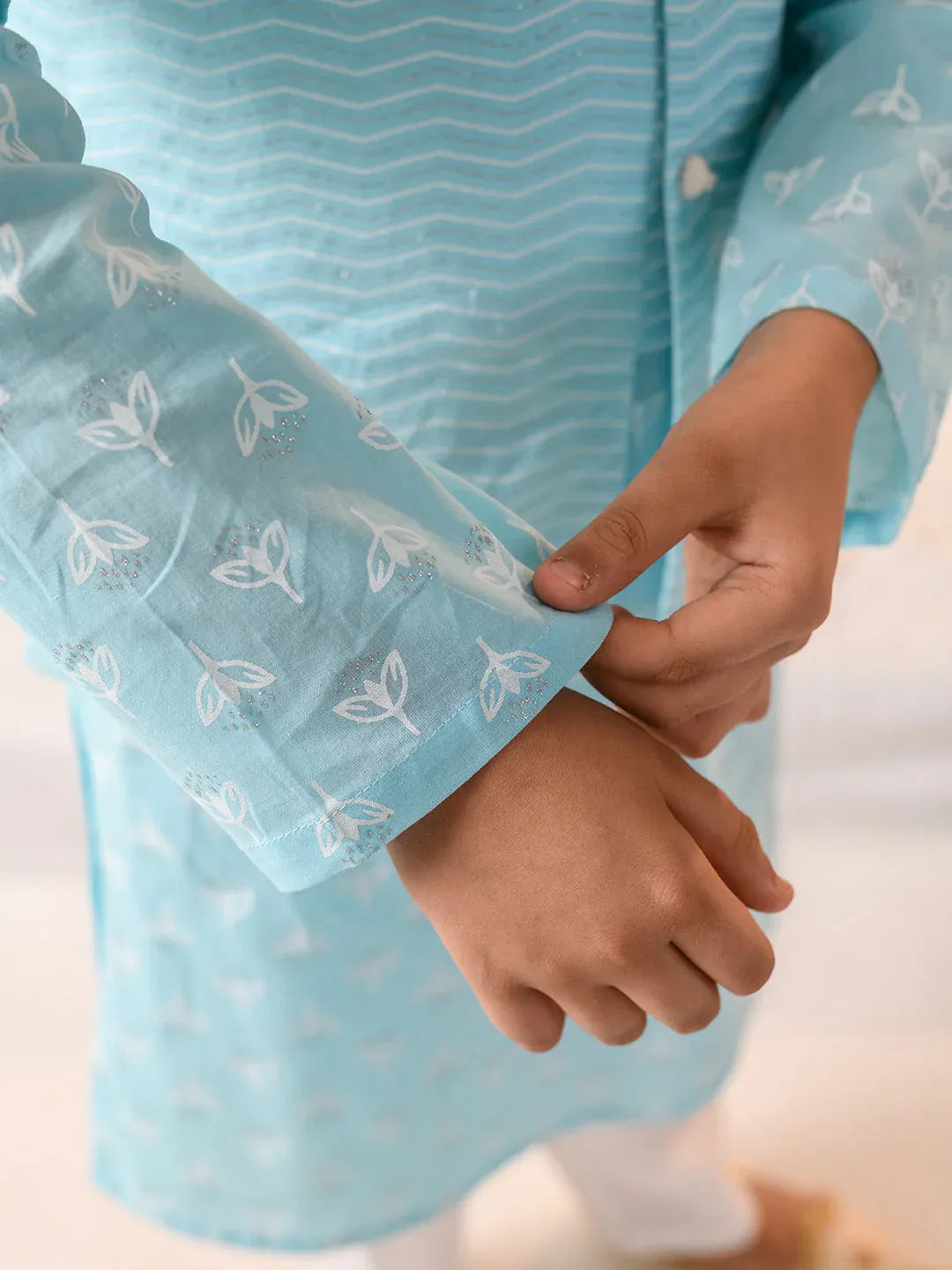 Boys Blue & White Printed Pure Cotton Straight Fit Kurta With Pyjamas & Nehru Jacket