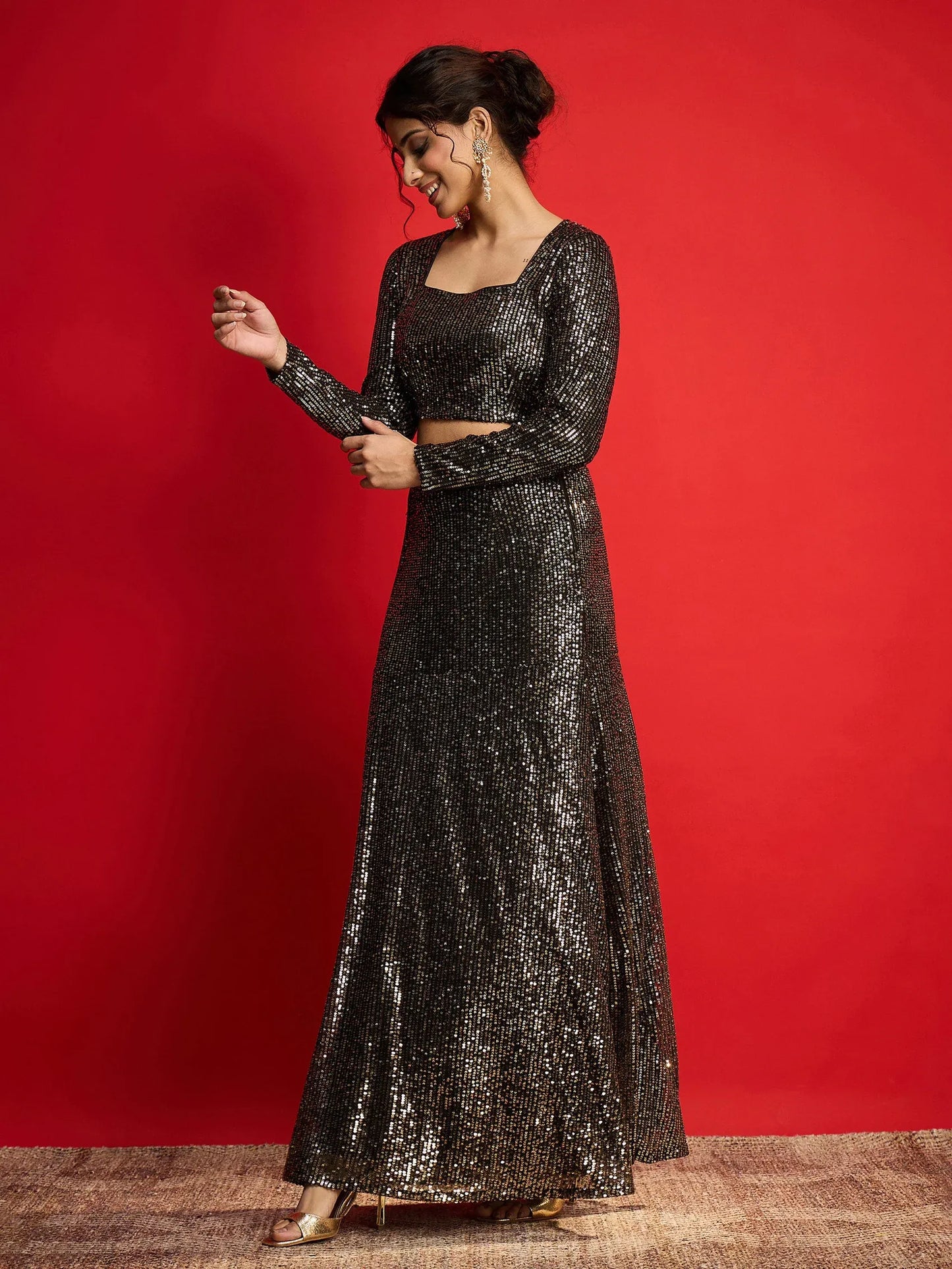 Women Metallic Shine Sequins Crop Top With Fish Cut Skirt