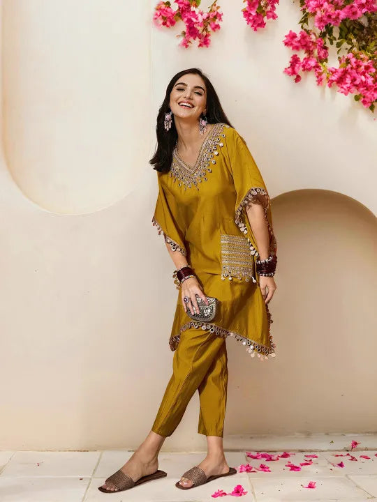 Women Embellished Tunic With Trousers Co-Ords