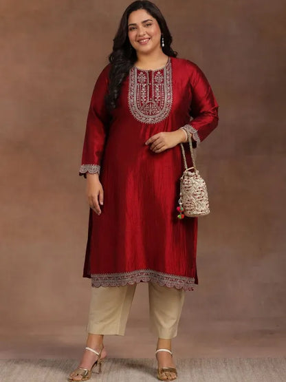 Women Embroidered Thread Work Kurta