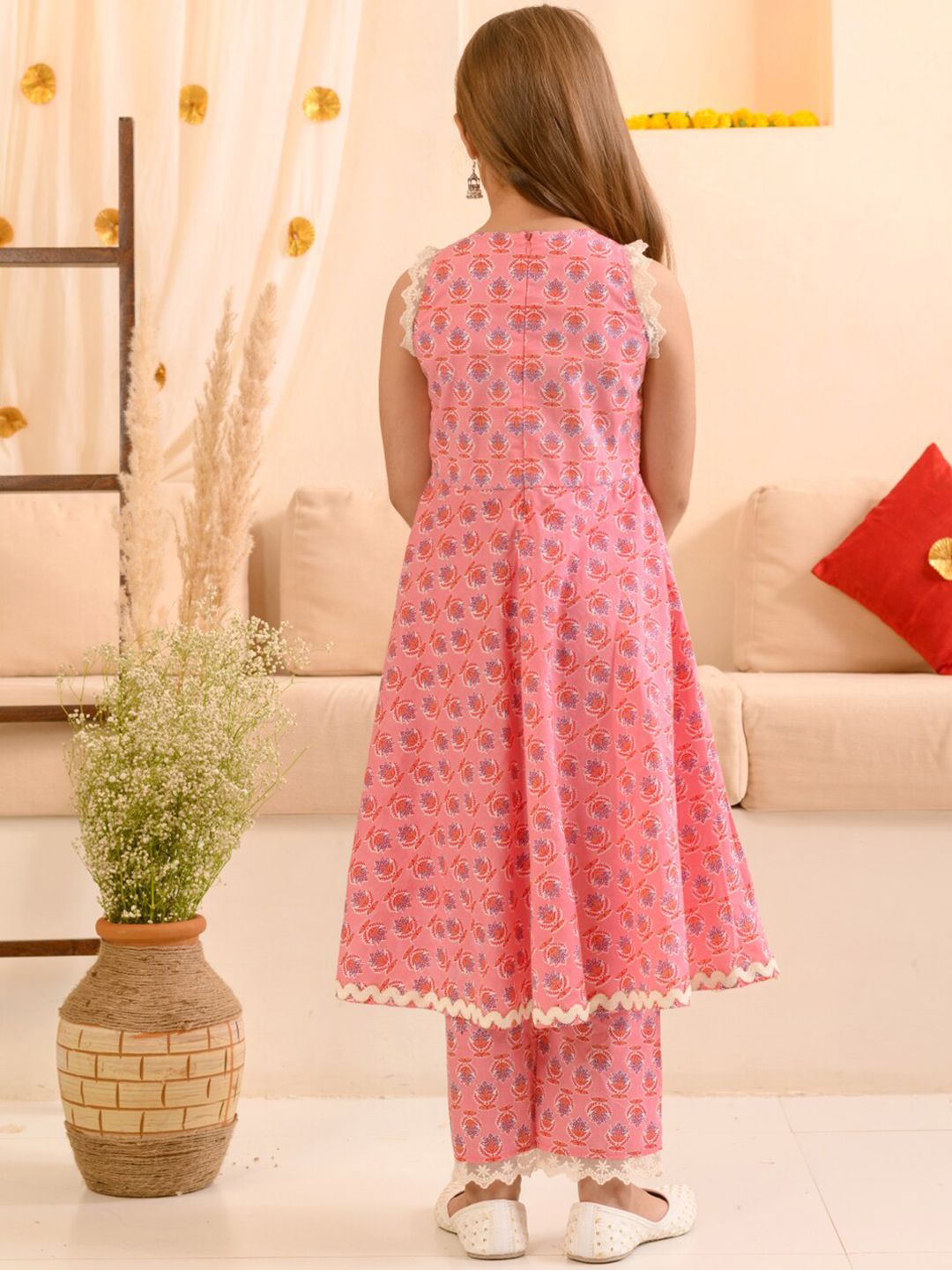 Girls Ethnic Motifs Printed Pure Cotton Kurta With Trousers & With Dupatta