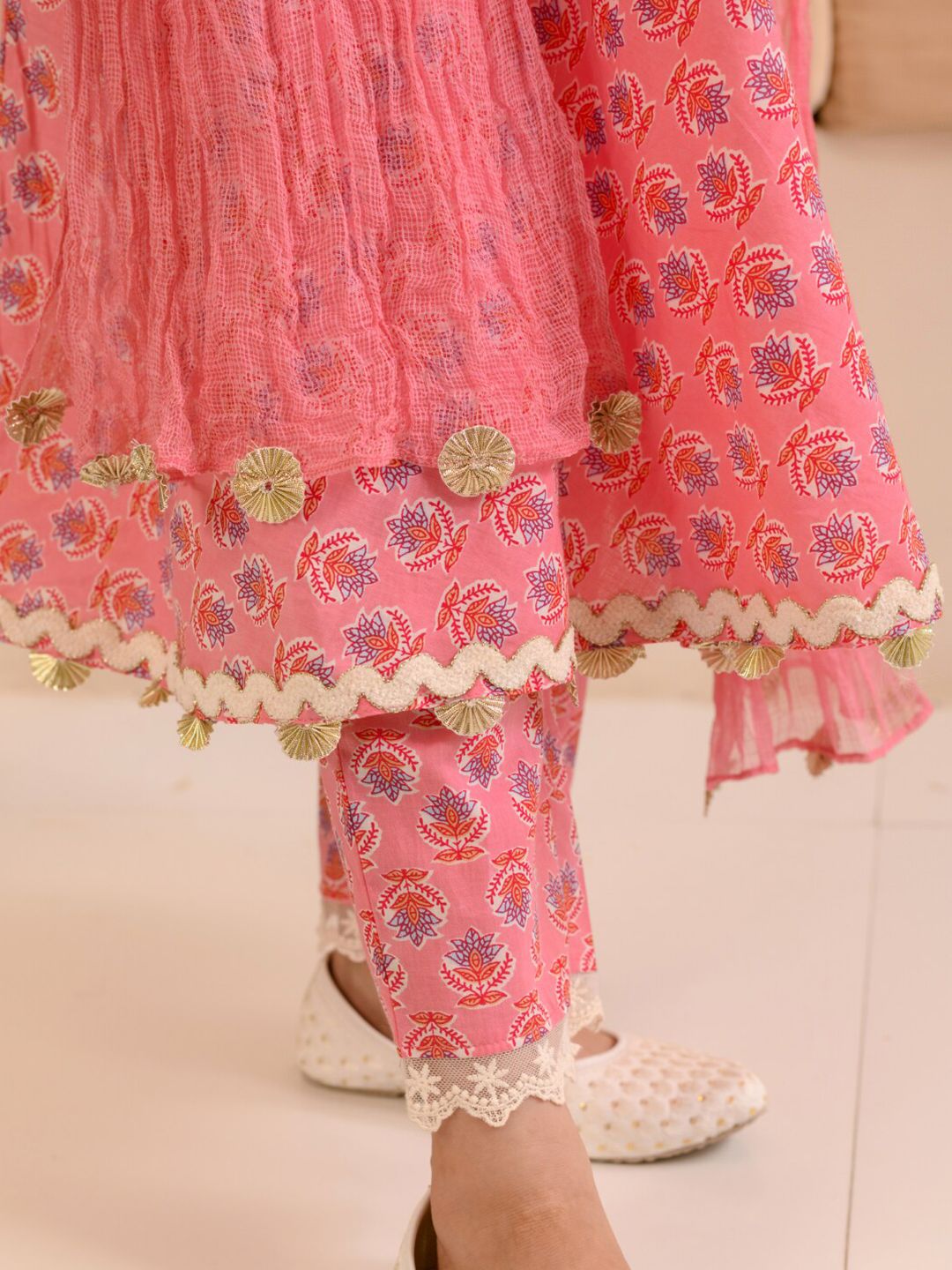 Girls Ethnic Motifs Printed Pure Cotton Kurta With Trousers & With Dupatta