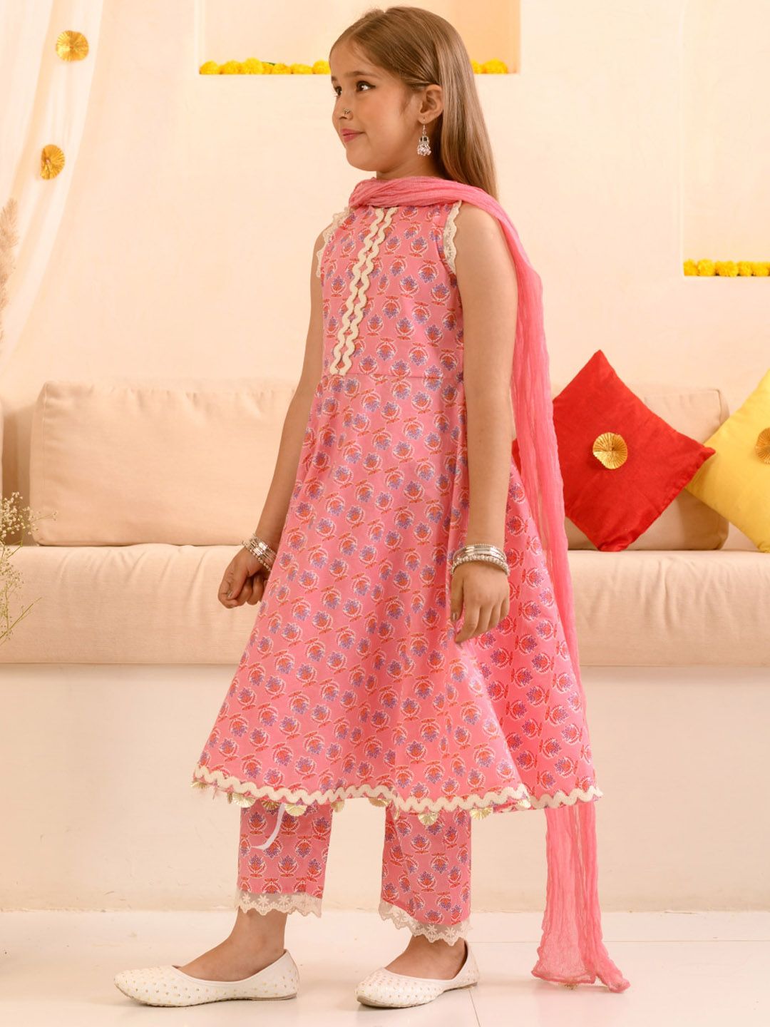 Girls Floral Printed Pure Cotton Kurta with Trousers & With Dupatta