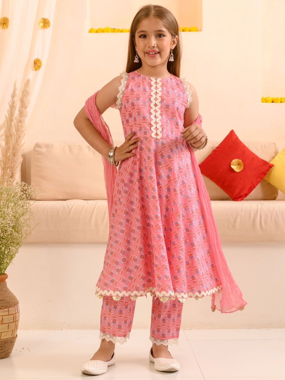 Girls Floral Printed Pure Cotton Kurta with Trousers & With Dupatta