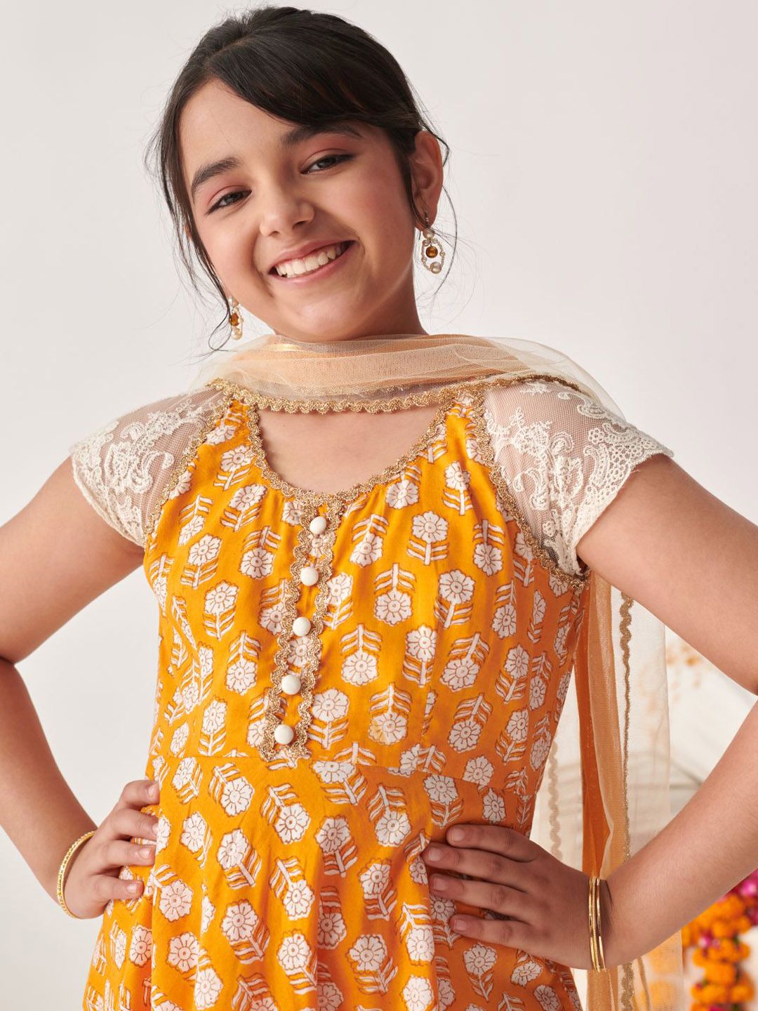 Girls Floral Printed Regular Kurta with Pyjamas & With Dupatta