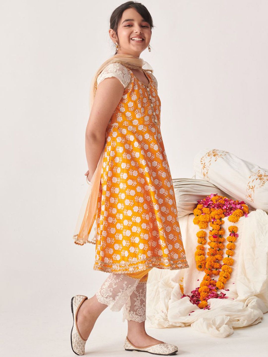 Girls Floral Printed Regular Kurta with Pyjamas & With Dupatta