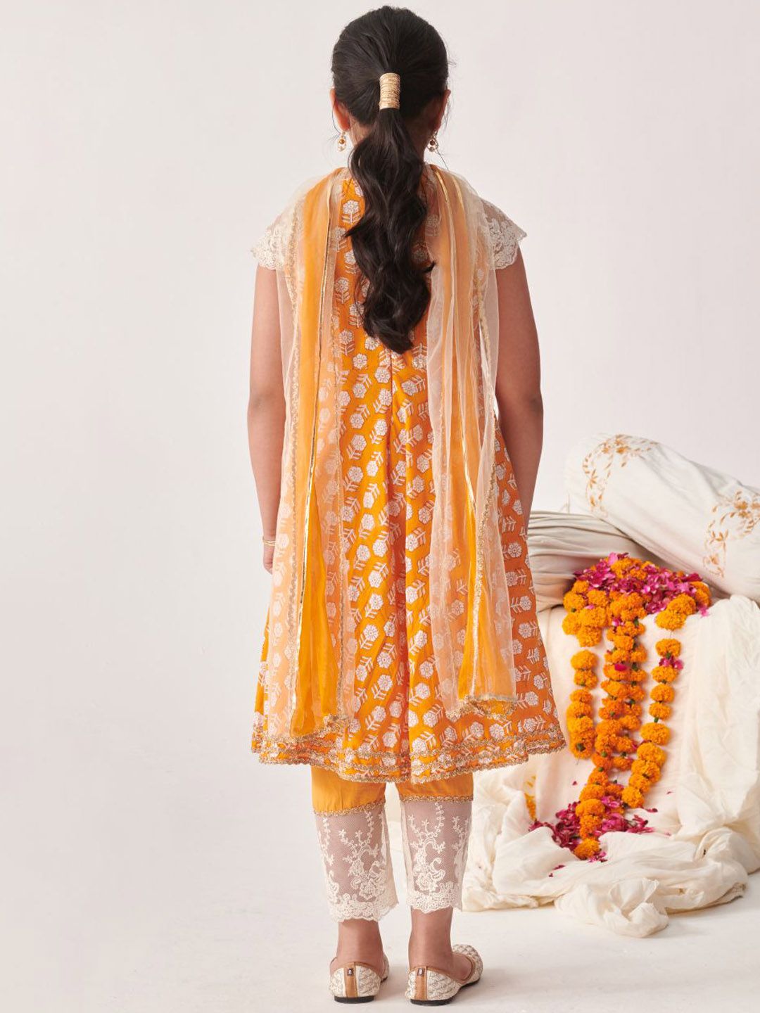 Girls Floral Printed Regular Kurta with Pyjamas & With Dupatta